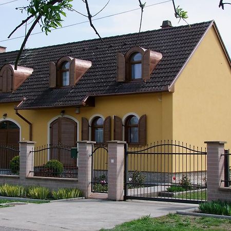 Rajna Vendégház Bogács Esterno foto